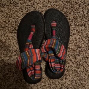 Sanuk sandals size 7